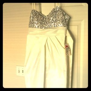 Junior 11/12 dress super cute never worn